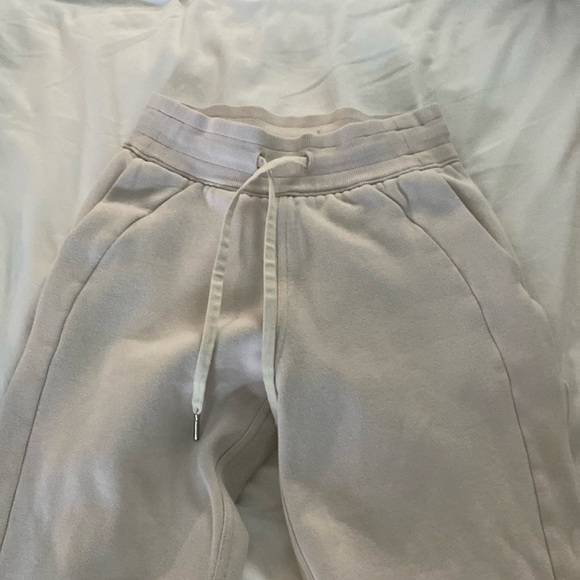 Lulu lemon sweatpants cream 00 - Picture 1 of 4